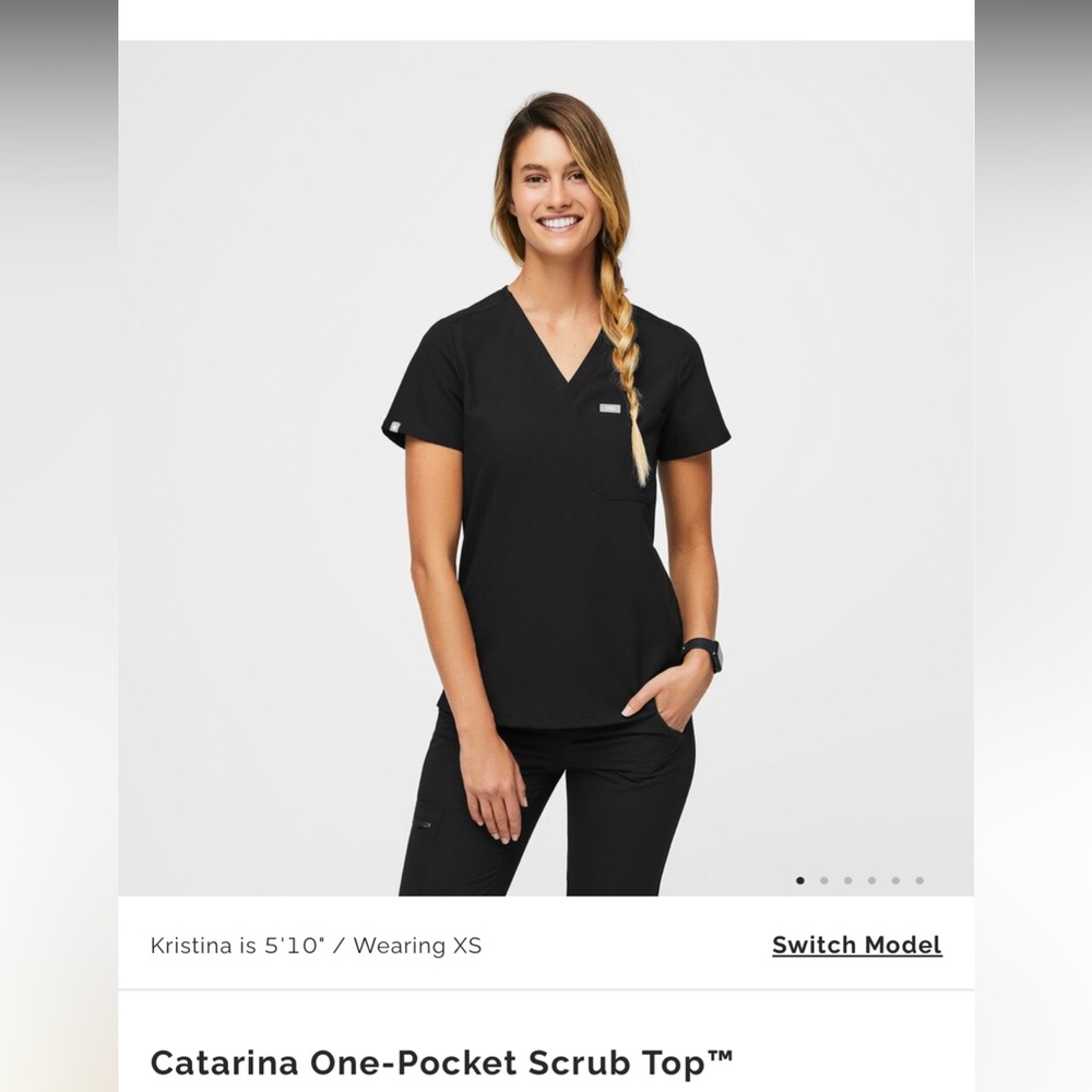 Figs Catarina one pocket scrub top in black